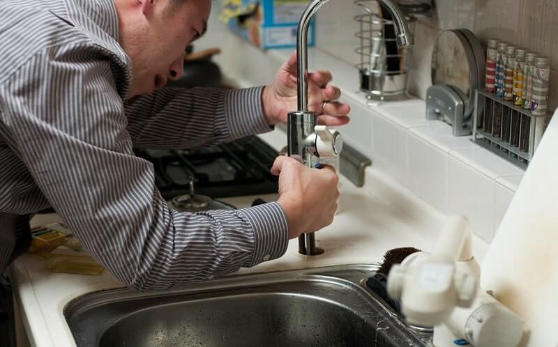 Plumber-Repair