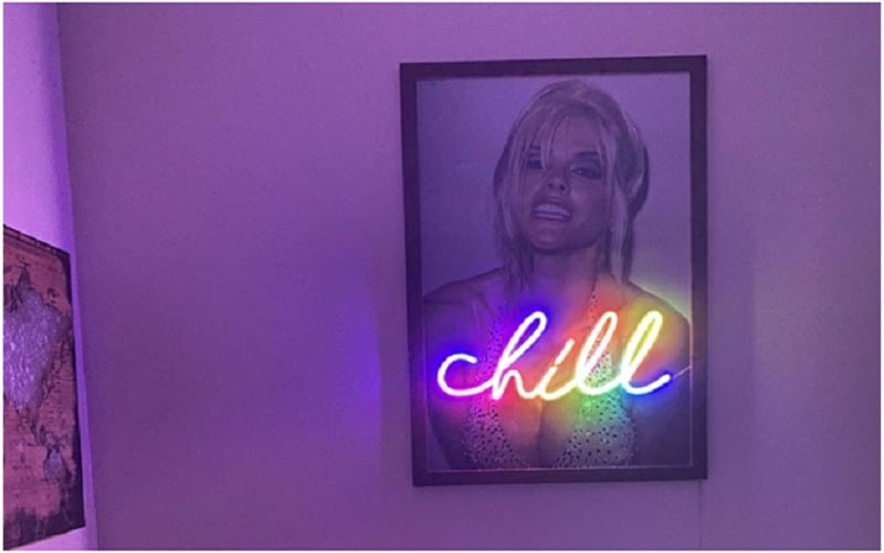 Aesthetic Neon Lights Wallpaper