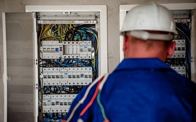 Common Electrical Issues That Residential Electricians Should Know About